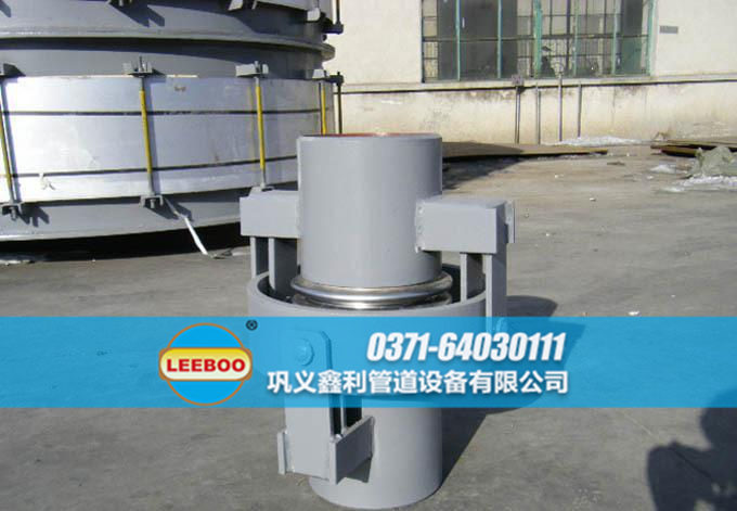 萬(wàn)向鉸鏈<a href=http://www.ohmygoditreallyisallaboutme.com target=_blank class=infotextkey>補(bǔ)償器</a>發(fā)貨現(xiàn)場(chǎng)